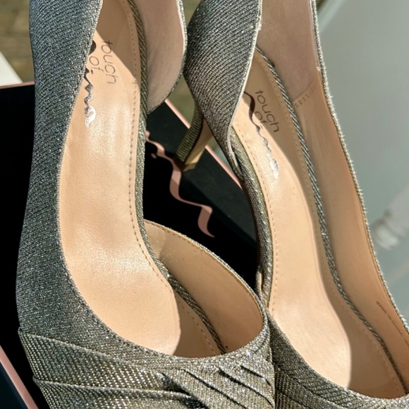 NWT Silver sparkle heels - Picture 2 of 4